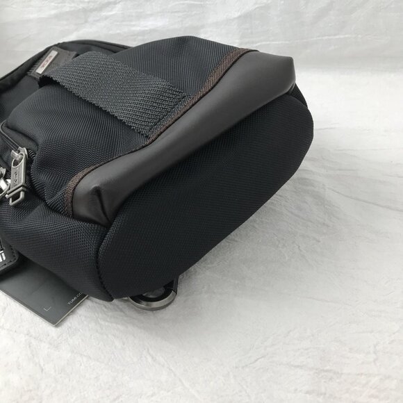 TUMI SLING BAG In black - Picture 4 of 10